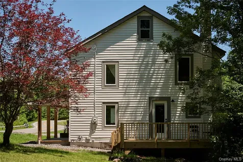 433 County Road 116 Cochecton NY 12726