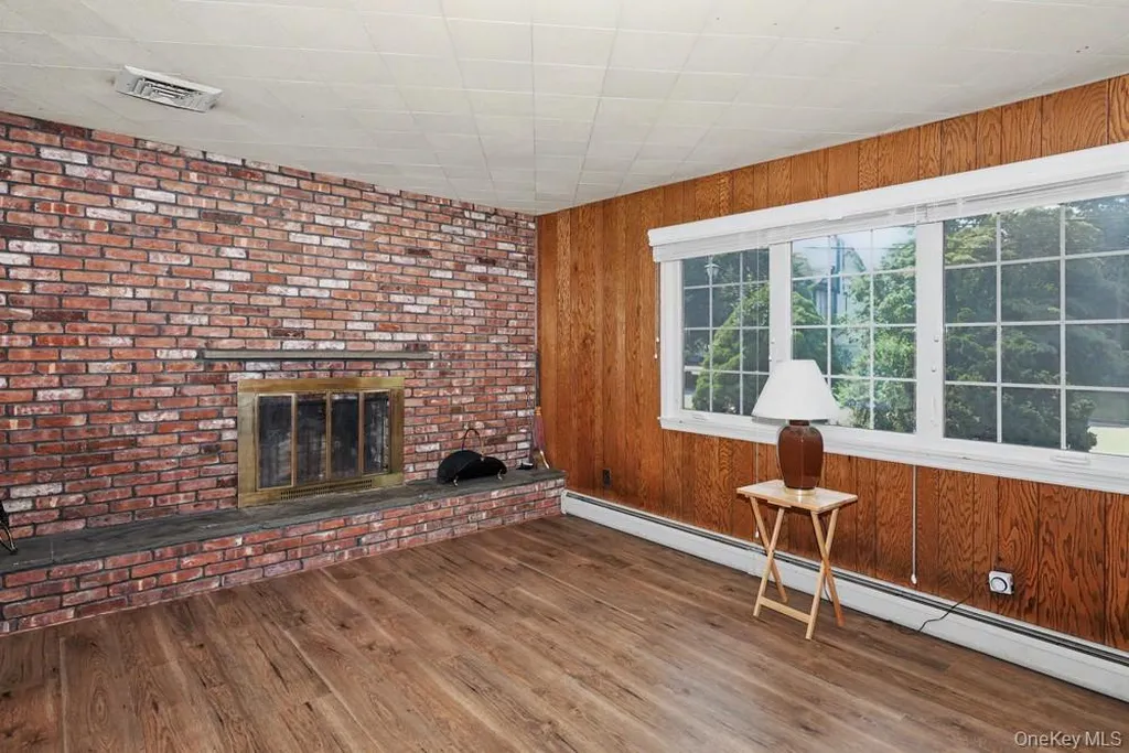 305 Nielson Street Dix Hills NY 11746