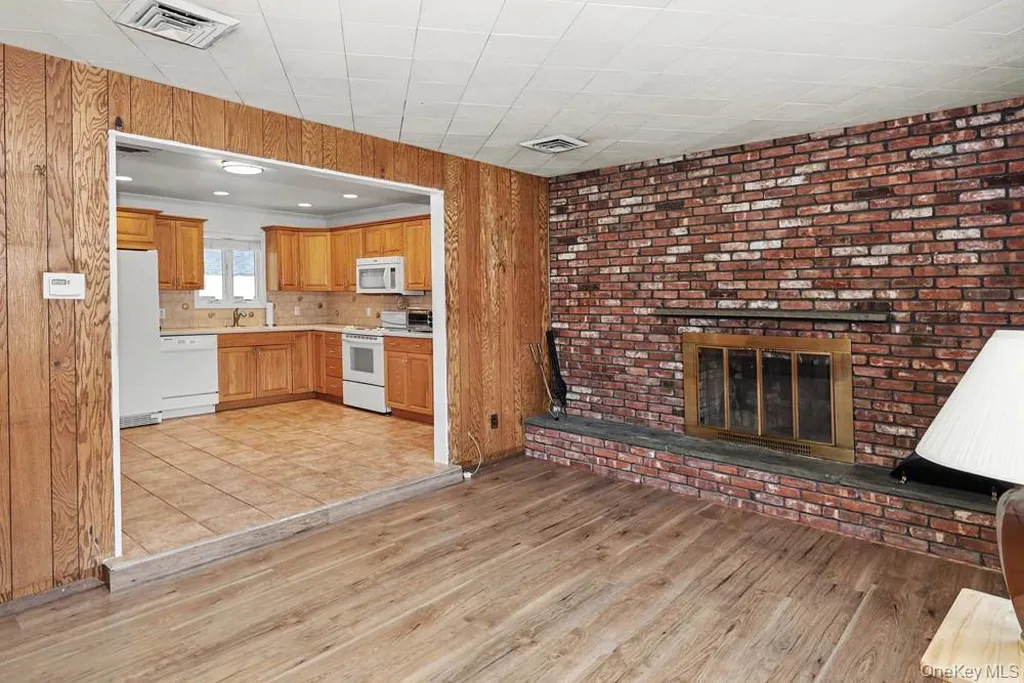 305 Nielson Street Dix Hills NY 11746