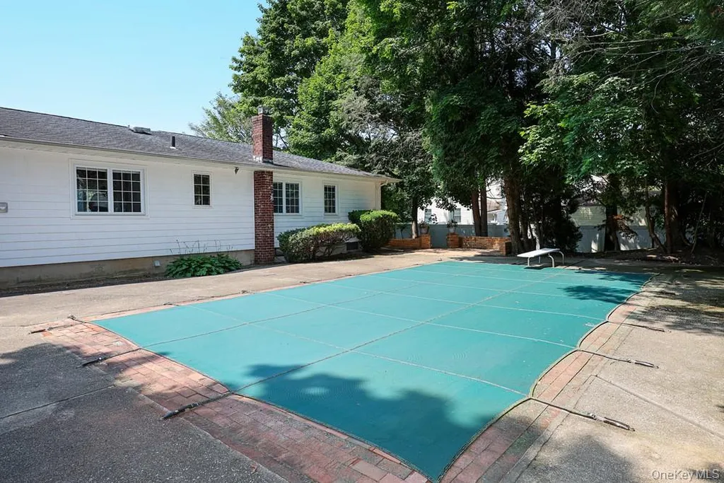 305 Nielson Street Dix Hills NY 11746