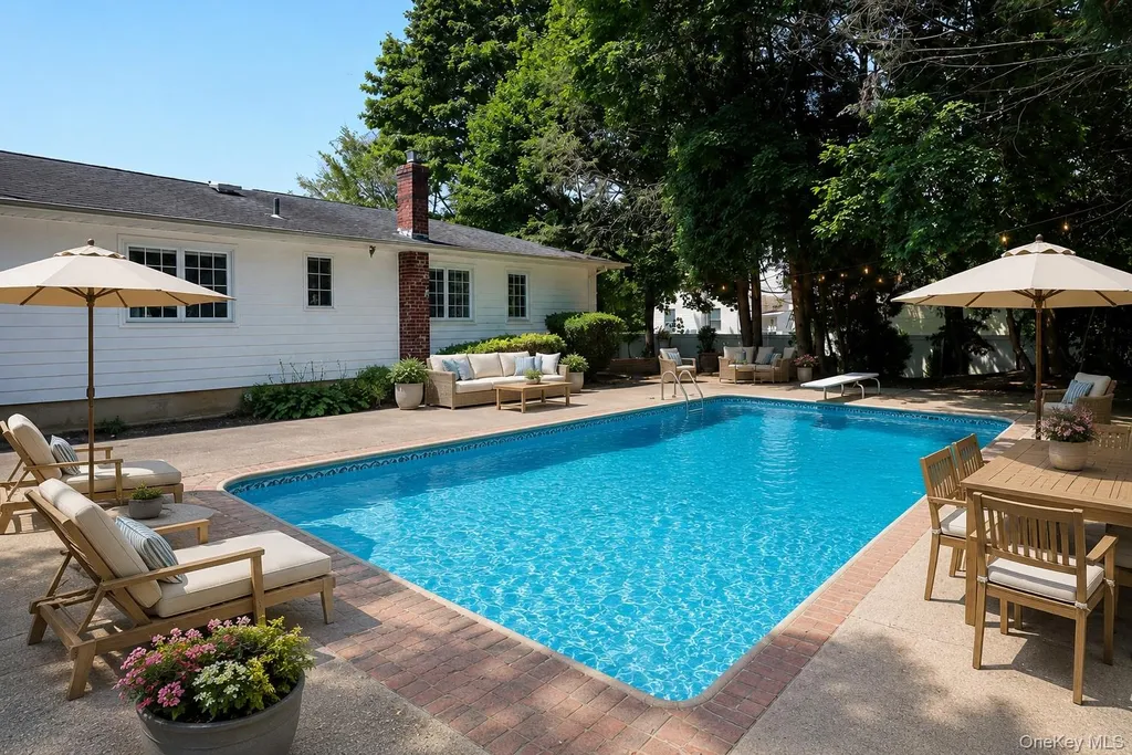 305 Nielson Street Dix Hills NY 11746