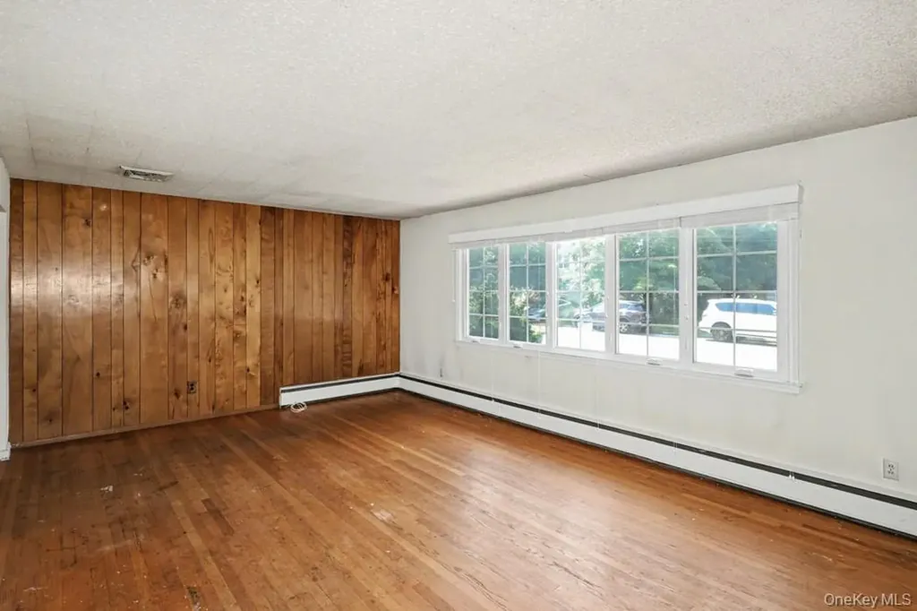305 Nielson Street Dix Hills NY 11746
