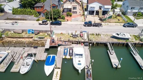 1036 California Place N Island Park NY 11558