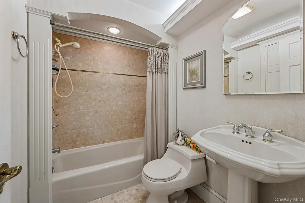 612 Hughes Street Bellmore NY 11710