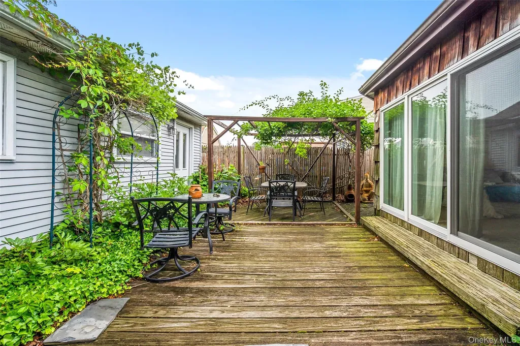 612 Hughes Street Bellmore NY 11710