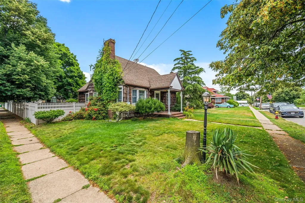 612 Hughes Street Bellmore NY 11710