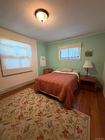 25 Surrey Lane Plainview NY 11803