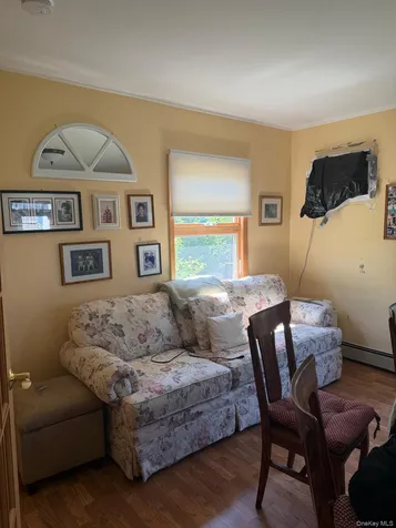 25 Surrey Lane Plainview NY 11803