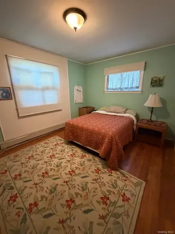 25 Surrey Lane Plainview NY 11803