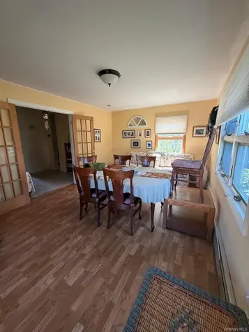 25 Surrey Lane Plainview NY 11803