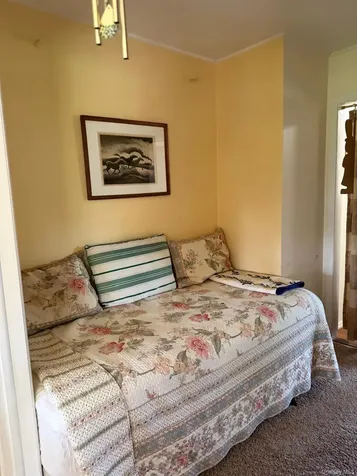 25 Surrey Lane Plainview NY 11803