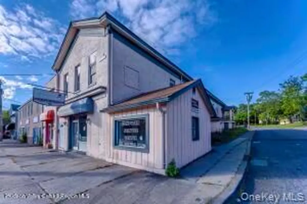 141 Ulster Avenue Saugerties NY 12477