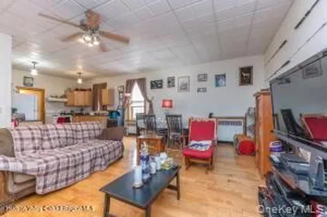 141 Ulster Avenue Saugerties NY 12477