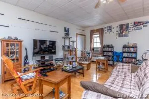 141 Ulster Avenue Saugerties NY 12477