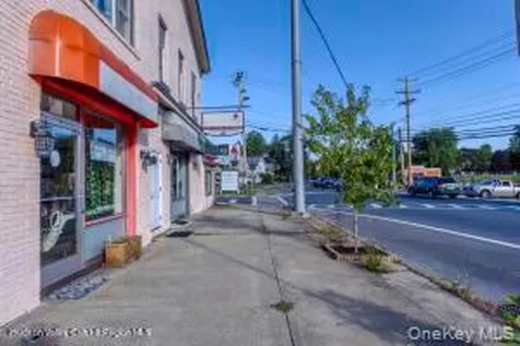 141 Ulster Avenue Saugerties NY 12477