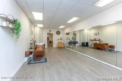 141 Ulster Avenue Saugerties NY 12477