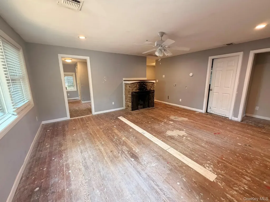 93 Lynbrook Drive Sound Beach NY 11789