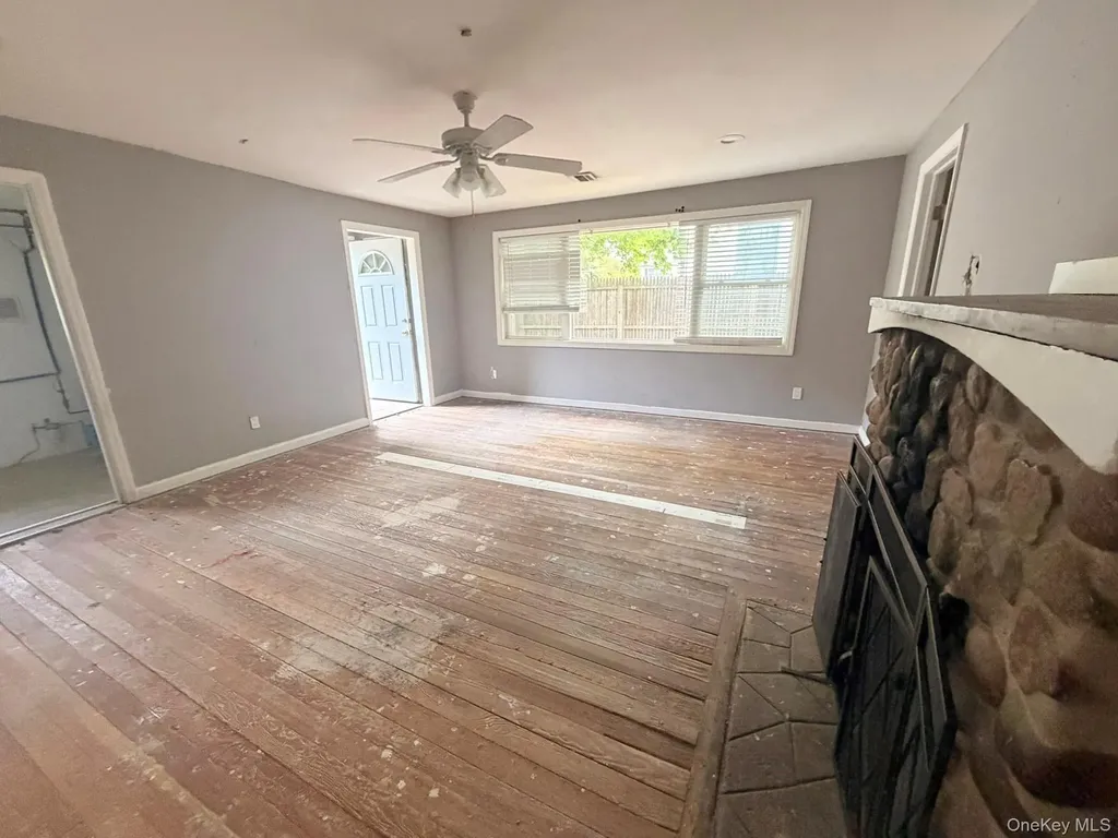 93 Lynbrook Drive Sound Beach NY 11789
