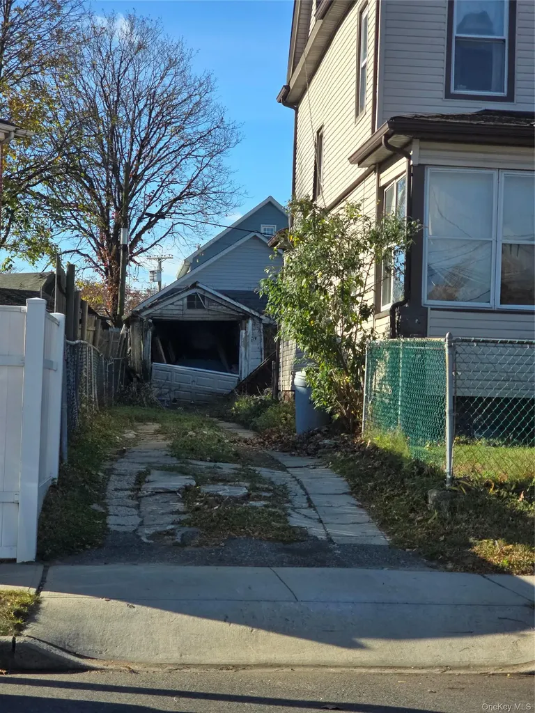 13760 Bedell Street Springfield Gardens NY 11413