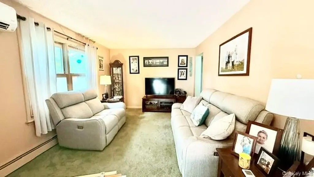 26 Robinwood Street Mastic NY 11950