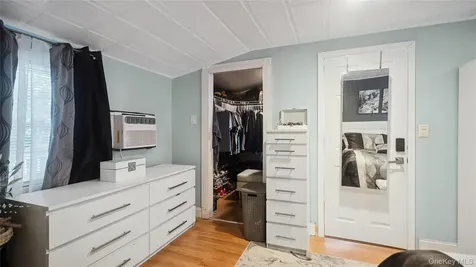 1634 N Gardiner Drive Bay Shore NY 11706