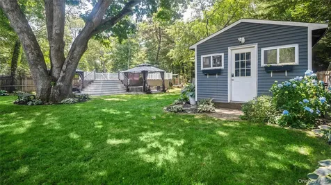 1634 N Gardiner Drive Bay Shore NY 11706