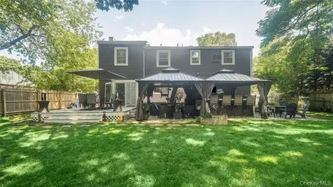 1634 N Gardiner Drive Bay Shore NY 11706
