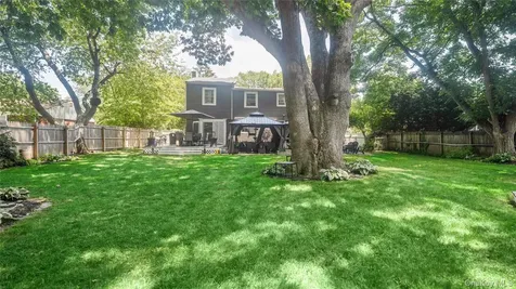 1634 N Gardiner Drive Bay Shore NY 11706