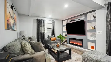 1634 N Gardiner Drive Bay Shore NY 11706