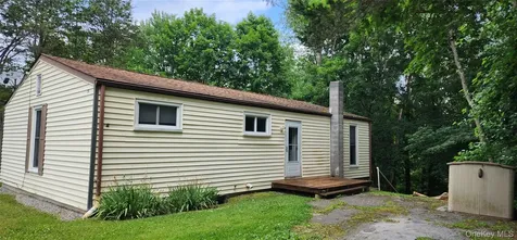 46 Gleason Boulevard Pleasant Valley NY 12569