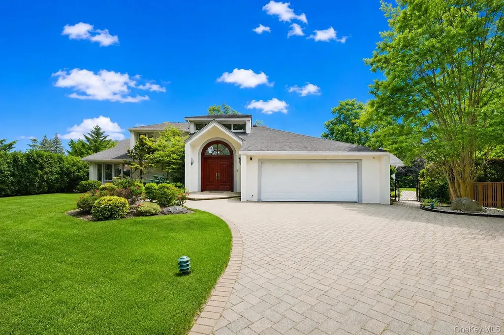 345 Heather Lane Hewlett Harbor NY 11557