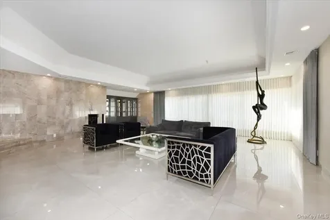 345 Heather Lane Hewlett Harbor NY 11557