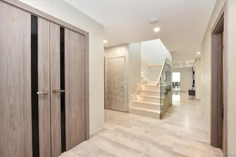 345 Heather Lane Hewlett Harbor NY 11557