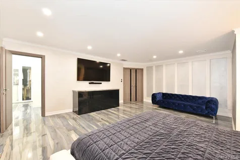 345 Heather Lane Hewlett Harbor NY 11557