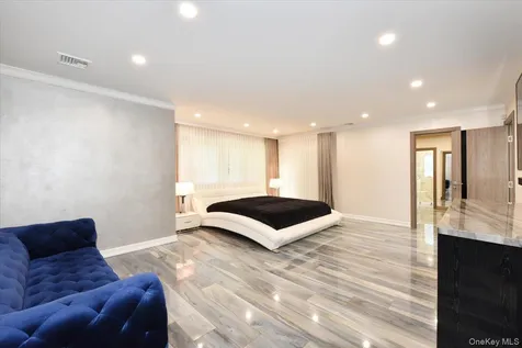 345 Heather Lane Hewlett Harbor NY 11557