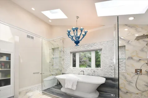 345 Heather Lane Hewlett Harbor NY 11557