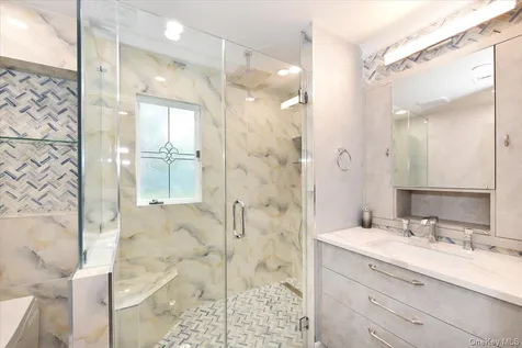 345 Heather Lane Hewlett Harbor NY 11557