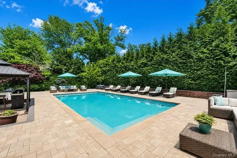 345 Heather Lane Hewlett Harbor NY 11557