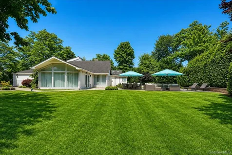 345 Heather Lane Hewlett Harbor NY 11557