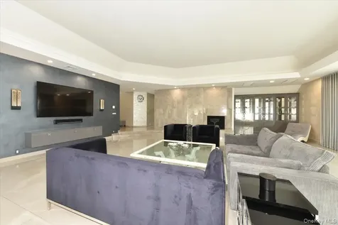 345 Heather Lane Hewlett Harbor NY 11557