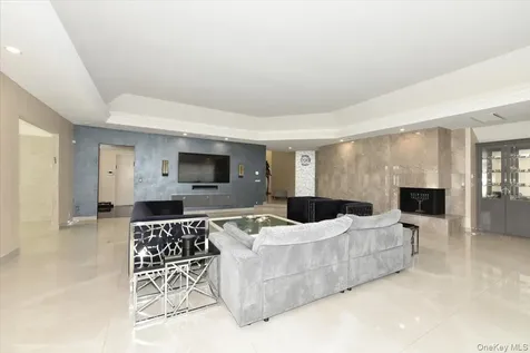 345 Heather Lane Hewlett Harbor NY 11557