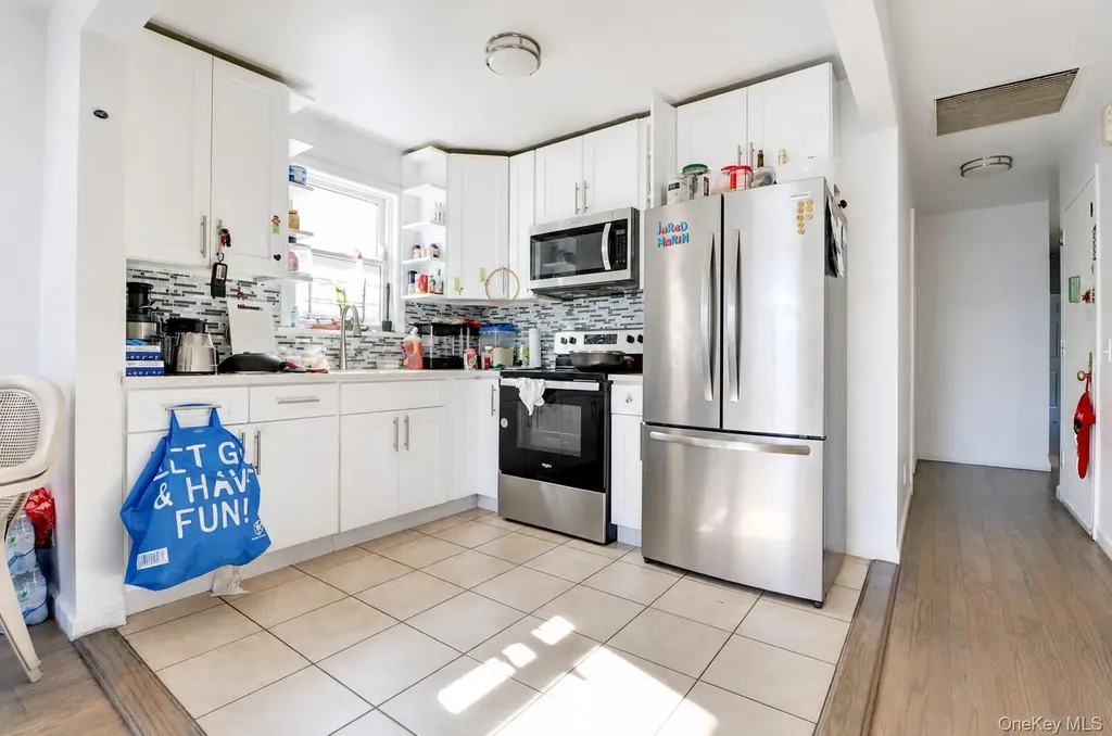 6107 Bleecker Street Ridgewood NY 11385