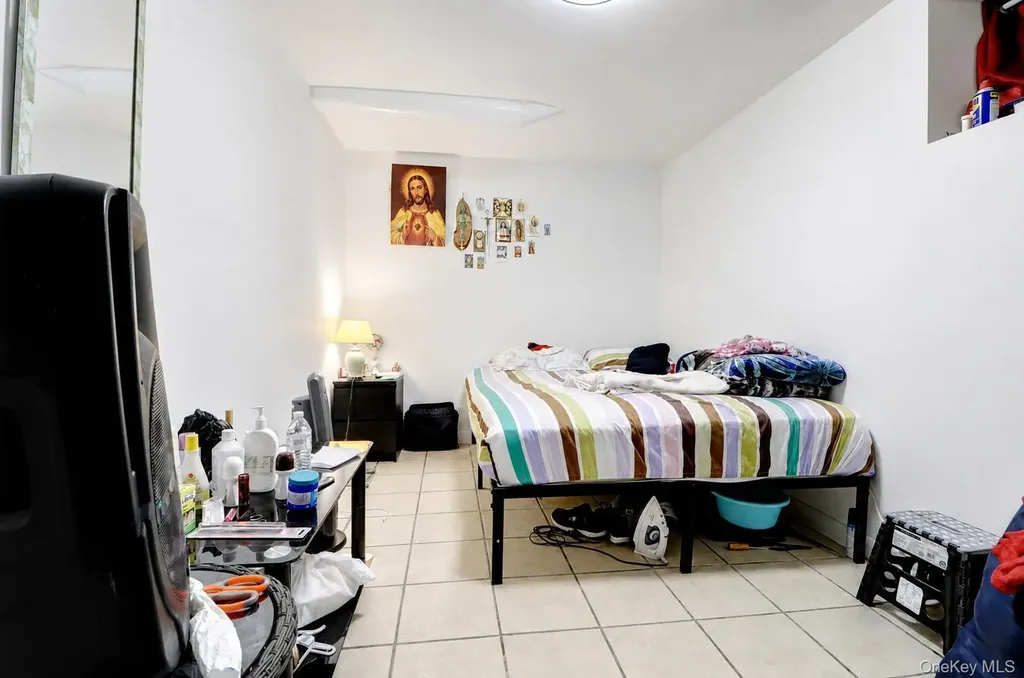6107 Bleecker Street Ridgewood NY 11385