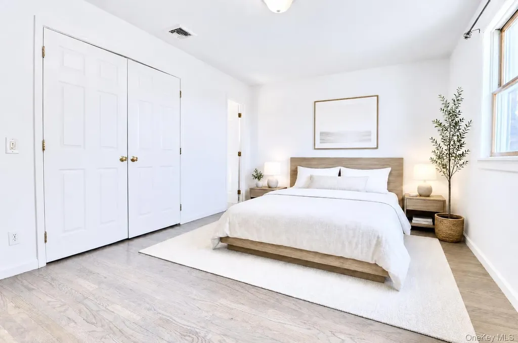 6107 Bleecker Street Ridgewood NY 11385