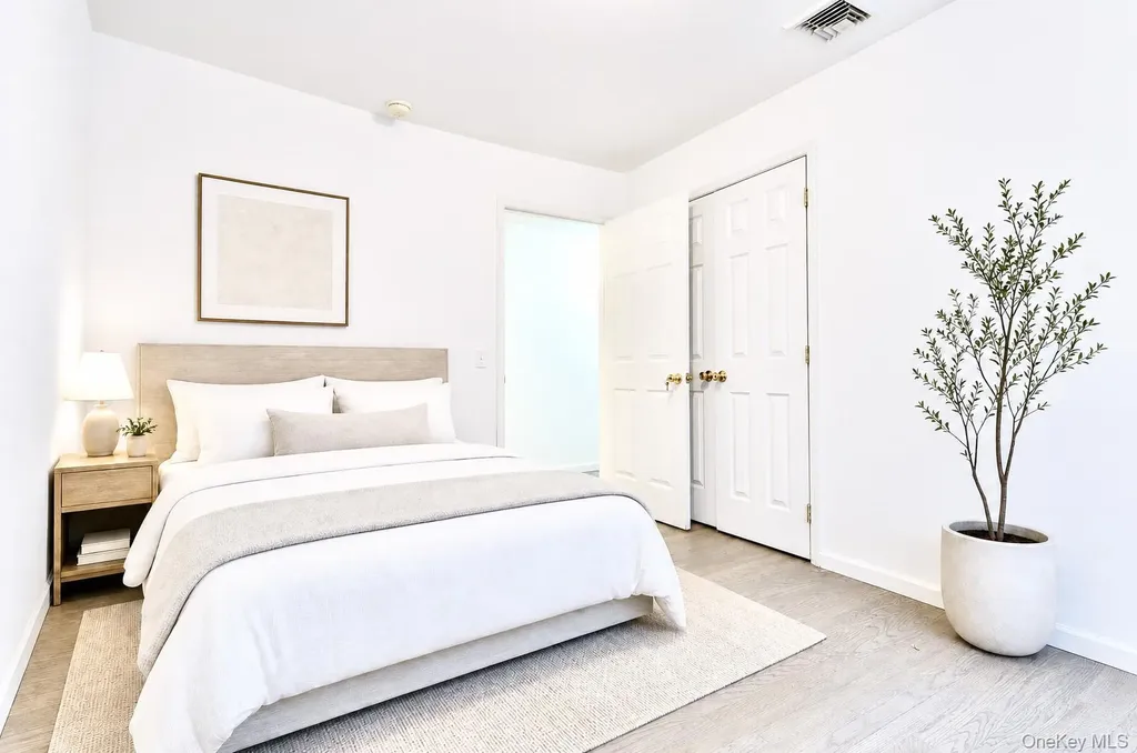 6107 Bleecker Street Ridgewood NY 11385