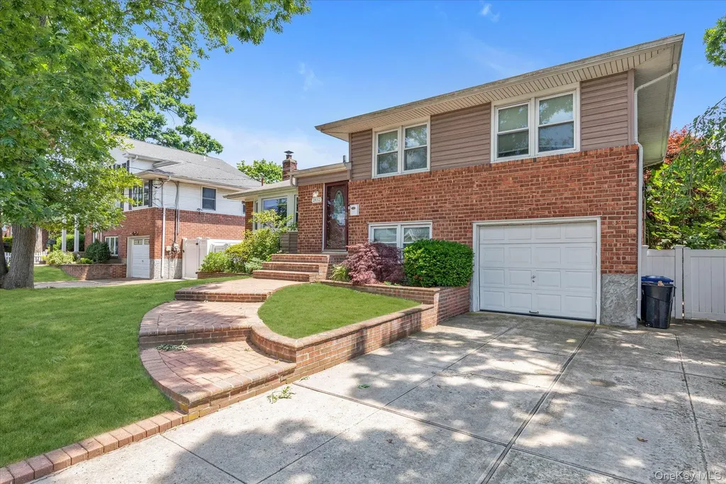 2832 Court Street North Bellmore NY 11710