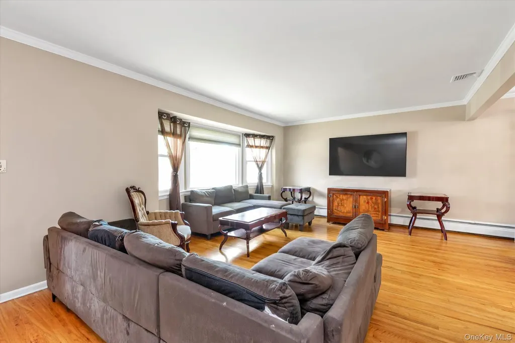 2832 Court Street North Bellmore NY 11710
