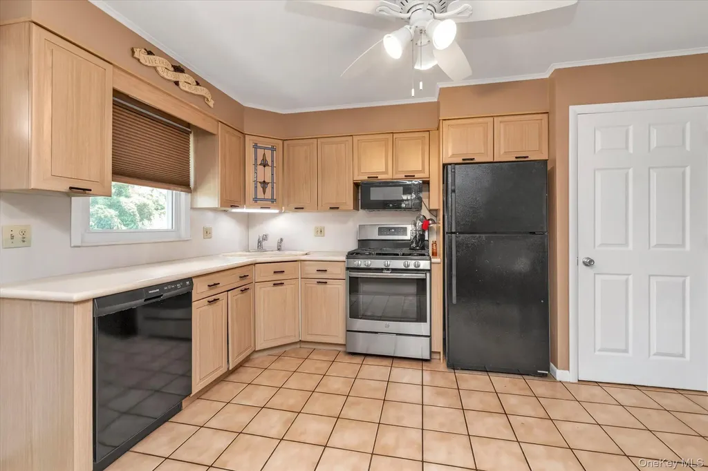 2832 Court Street North Bellmore NY 11710