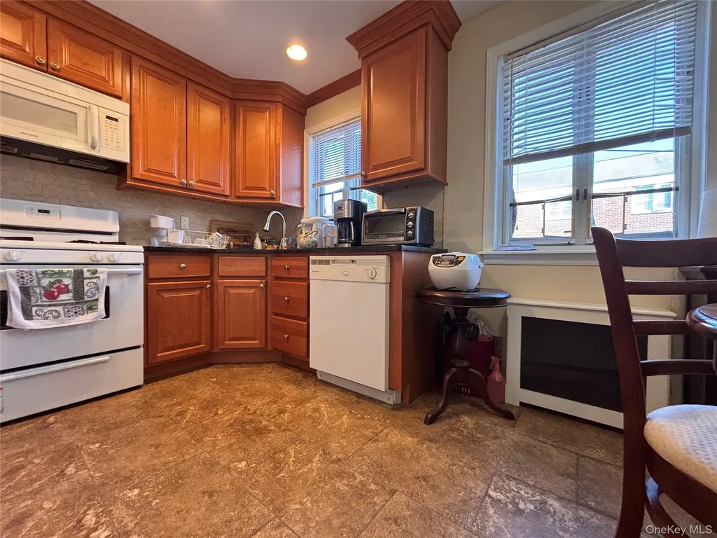 224-14 Hillside Avenue Queens Village NY 11427