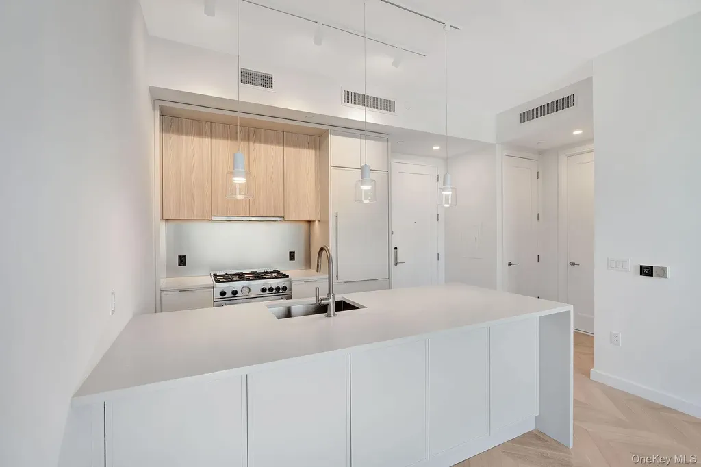 41ST Avenue 29-18 Long Island City NY 11101